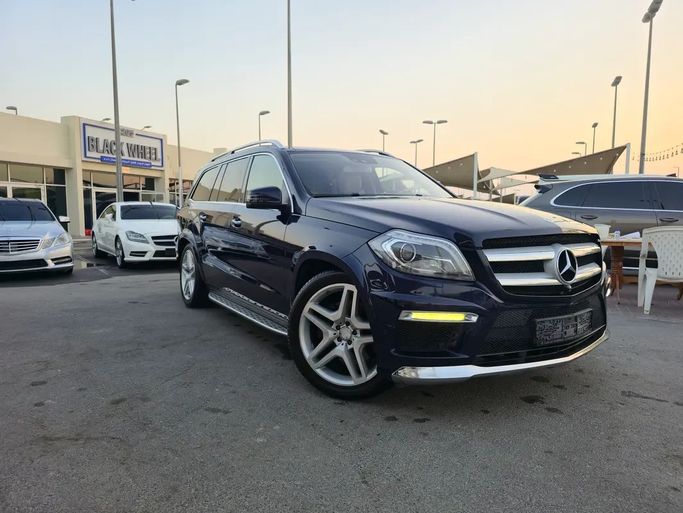 Подержанный Mercedes-Benz GL-Class 500 II (X166), 4.7 л, 2015 в Шардже от Black Wheel Used Cars Черный цвет. GCC | AUTO.AE