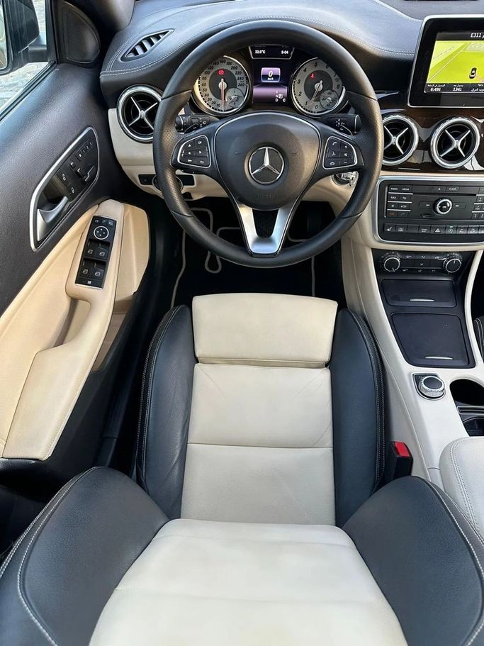 Подержанный Mercedes-Benz GLA 250 I (X156), 2.0 л, 2016 в Шардже от Al Hashal Used Cars Черный цвет. GCC | AUTO.AE