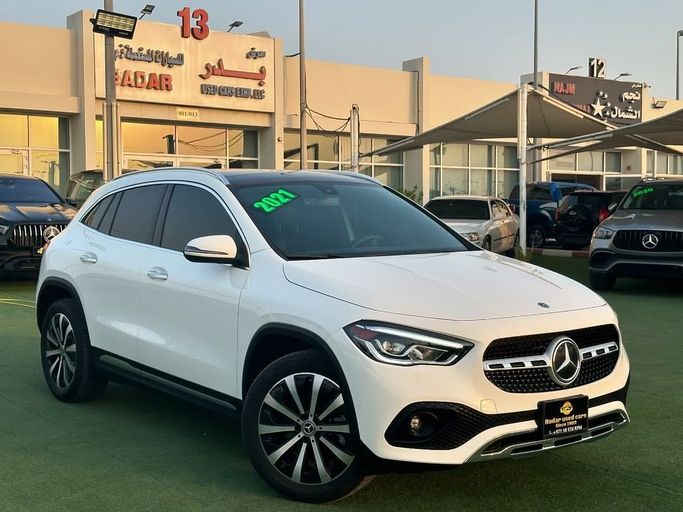 Подержанный Mercedes-Benz GLA 250 II (H247), 2.0 л, 2021 в Шардже от Badar Used Cars Белый цвет.  | AUTO.AE