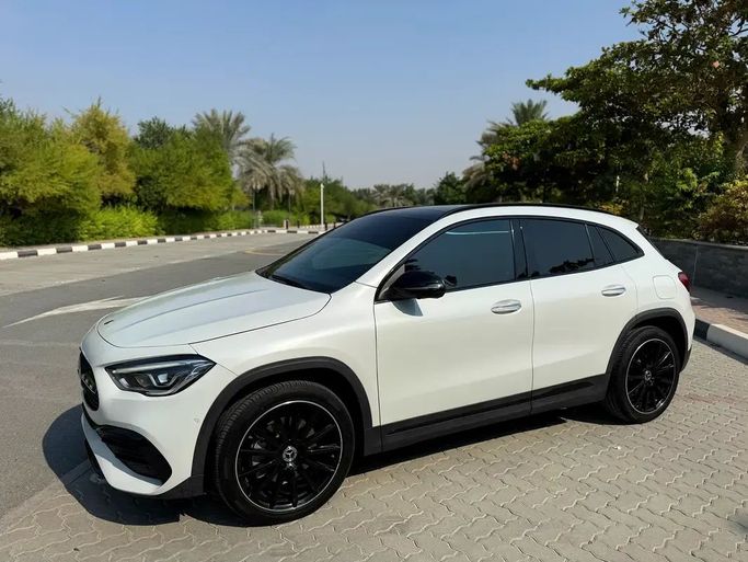 مستعملة Mercedes-Benz GLA 250 II (H247), 2.0 l, 2023 في في الشارقة من alhadithy motors، اللون أبيض.  | AUTO.AE | إعلان #260819