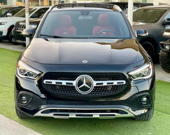 Подержанный Mercedes-Benz GLA 250 II (H247), 2.0 л, 2022 в Шардже от Walid Kahat Черный цвет. Американская | AUTO.AE | Объявление #273051