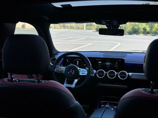 Подержанный Mercedes-Benz GLB AMG 35 AMG I (X247), 2.0 л, 2022 в Шардже от Berlin Used Cars Черный цвет. Американская | AUTO.AE