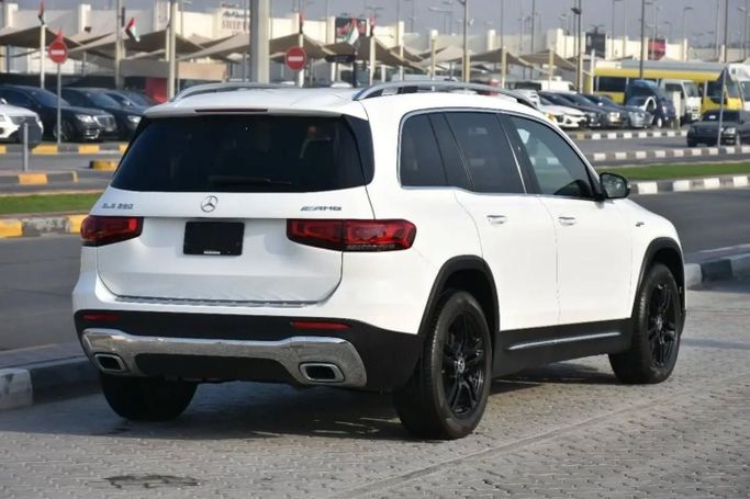 Used Mercedes-Benz GLB 250 I (X247), 2.0 l, 2020 in Sharjah by Alfaris Used Cars, White color. Other | AUTO.AE