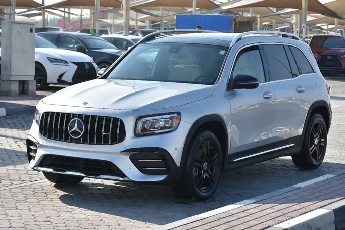 Used Mercedes-Benz GLB 250 I (X247), 2.0 l, 2021 in Sharjah by Alfaris Used Cars, Silver color. Other | AUTO.AE