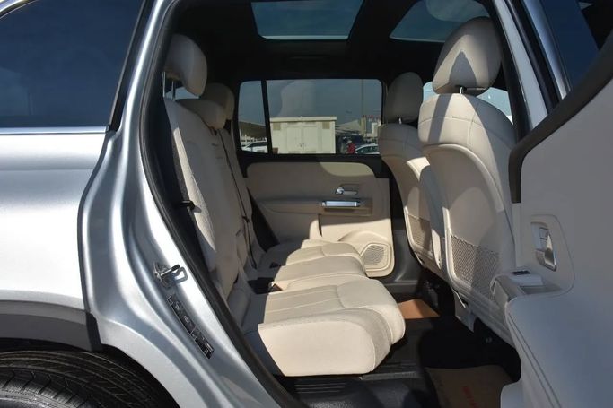 Used Mercedes-Benz GLB 250 I (X247), 2.0 l, 2021 in Sharjah by Alfaris Used Cars, Silver color. Other | AUTO.AE