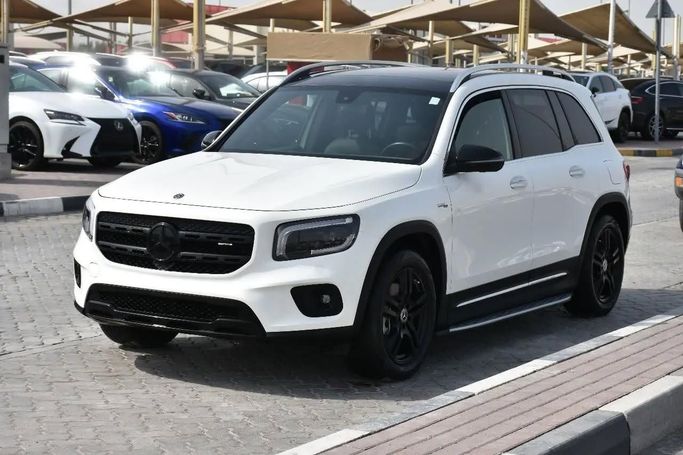 Used Mercedes-Benz GLB 250 I (X247), 2.0 l, 2020 in Sharjah by Alfaris Used Cars, White color. Other | AUTO.AE