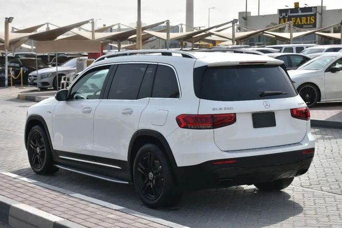 Used Mercedes-Benz GLB 250 I (X247), 2.0 l, 2020 in Sharjah by Alfaris Used Cars, White color. Other | AUTO.AE