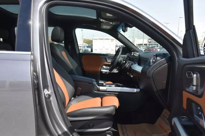 Used Mercedes-Benz GLB 250 I (X247), 2.0 l, 2020 in Sharjah by Alfaris Used Cars, Silver color. Other | AUTO.AE