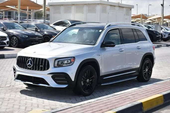 Used Mercedes-Benz GLB 250 I (X247), 2.0 l, 2020 in Sharjah by Alfaris Used Cars, Silver color. Other | AUTO.AE