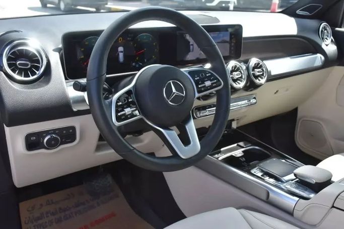 Used Mercedes-Benz GLB 250 I (X247), 2.0 l, 2020 in Sharjah by Alfaris Used Cars, Silver color. Other | AUTO.AE