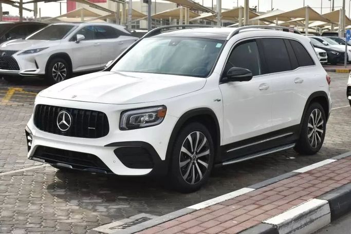 Подержанный Mercedes-Benz GLB 250 I (X247), 2.0 л, 2020 в Шардже от Alfaris Used Cars Белый цвет. Other | AUTO.AE