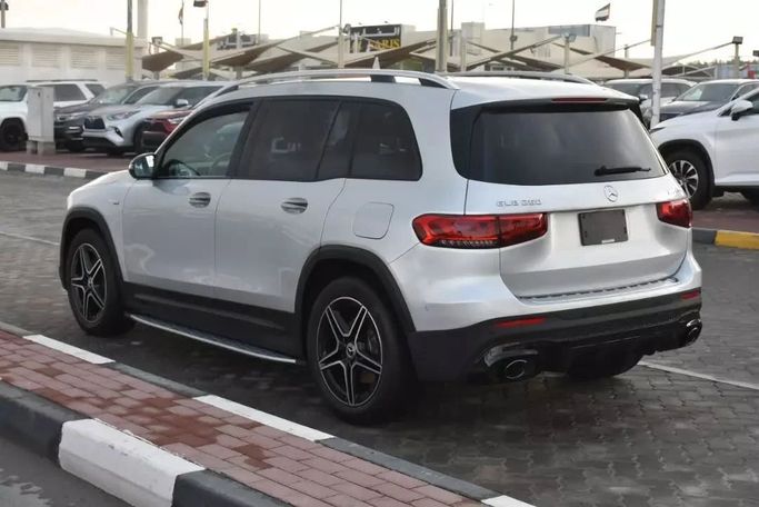 Подержанный Mercedes-Benz GLB 250 I (X247), 2.0 л, 2020 в Шардже от Alfaris Used Cars Серебристый цвет. Other | AUTO.AE