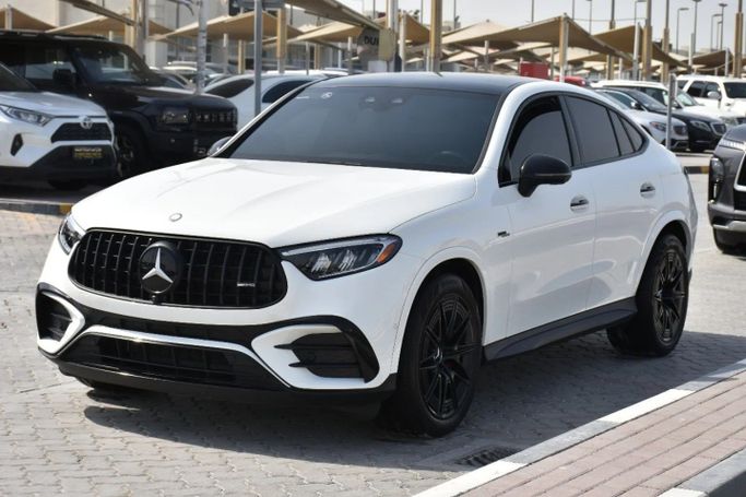 Подержанный Mercedes-Benz GLC AMG 43 AMG II (X254), 2.0 л, 2024 в Шардже от Alfaris Used Cars Белый цвет. Other | AUTO.AE