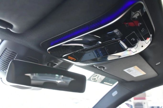 Подержанный Mercedes-Benz GLC AMG 43 AMG II (X254), 2.0 л, 2024 в Шардже от Alfaris Used Cars Белый цвет. Other | AUTO.AE