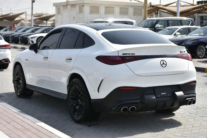 Подержанный Mercedes-Benz GLC AMG 43 AMG II (X254), 2.0 л, 2024 в Шардже от Alfaris Used Cars Белый цвет. Other | AUTO.AE