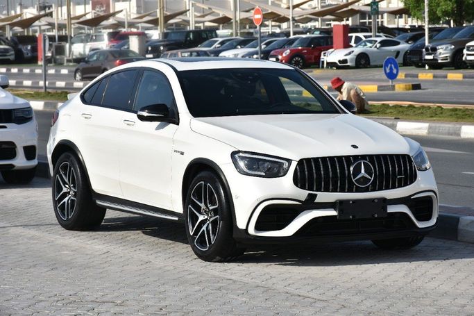 Подержанный Mercedes-Benz GLC Coupe AMG 63 AMG S I (C253) Рестайлинг, 4.0 л, 2020 в Шардже от Alfaris Used Cars Белый цвет.  | AUTO.AE