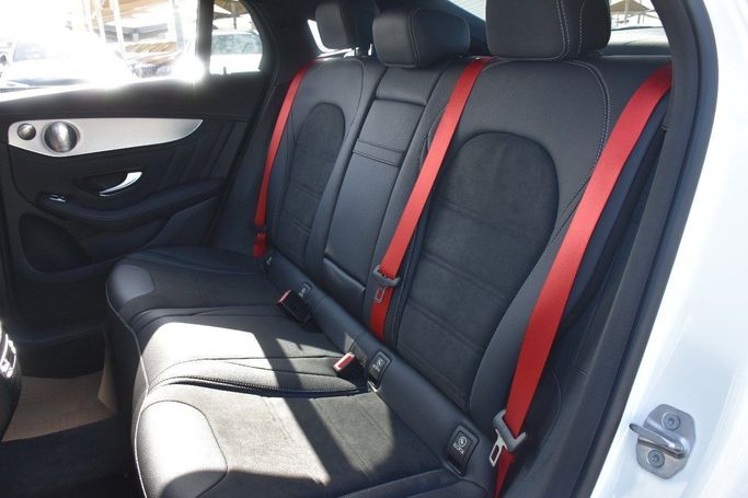 Подержанный Mercedes-Benz GLC Coupe AMG 63 AMG S I (C253) Рестайлинг, 4.0 л, 2020 в Шардже от Alfaris Used Cars Белый цвет.  | AUTO.AE