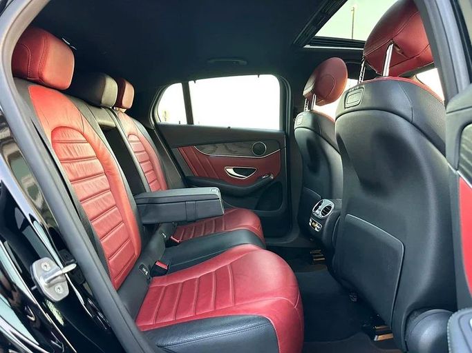 Подержанный Mercedes-Benz GLC Coupe AMG 43 AMG I (C253), 3.0 л, 2018 в Шардже от Ahmad alkhodari Motors Черный цвет. GCC | AUTO.AE