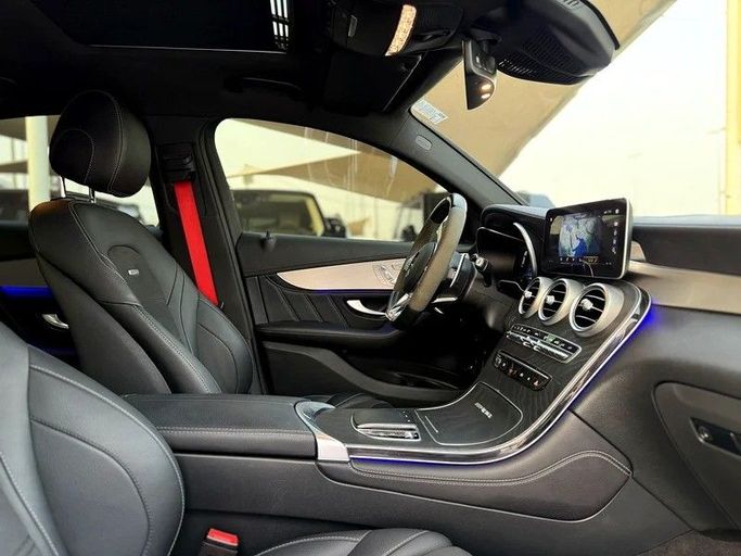 Подержанный Mercedes-Benz GLC Coupe AMG 63 AMG S I (C253) Рестайлинг, 4.0 л, 2020 в Шардже от Hayan Alkhudari Used Cars Белый цвет. Японская | AUTO.AE