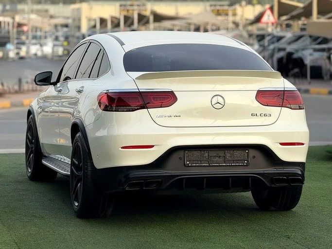 Подержанный Mercedes-Benz GLC Coupe AMG 63 AMG S I (C253) Рестайлинг, 4.0 л, 2020 в Шардже от Hayan Alkhudari Used Cars Белый цвет. Японская | AUTO.AE