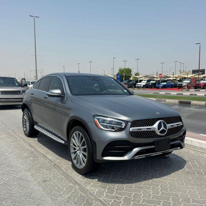Подержанный Mercedes-Benz GLC Coupe 300 II (C254), 2.0 л, 2023 в Шардже от Alfaris Used Cars Другой цвет цвет.  | AUTO.AE