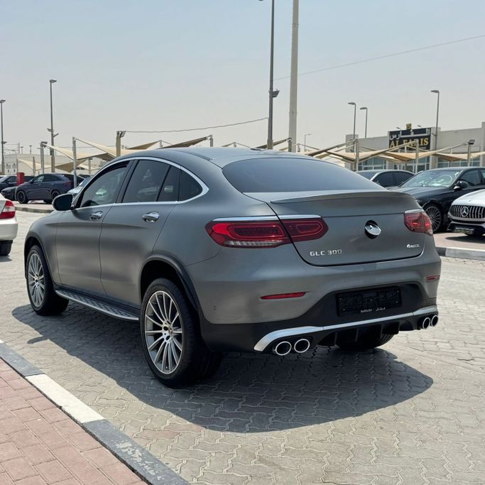 Подержанный Mercedes-Benz GLC Coupe 300 II (C254), 2.0 л, 2023 в Шардже от Alfaris Used Cars Другой цвет цвет.  | AUTO.AE