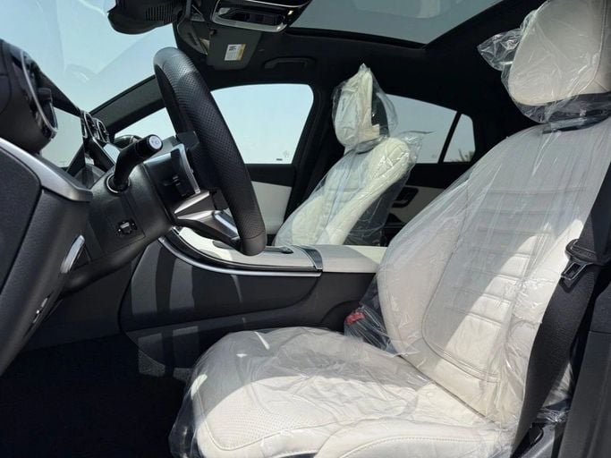 Подержанный Mercedes-Benz GLC Coupe 300 II (C254), 2.0 л, 2024 в Шардже от Alnawras Cars Черный цвет.  | AUTO.AE