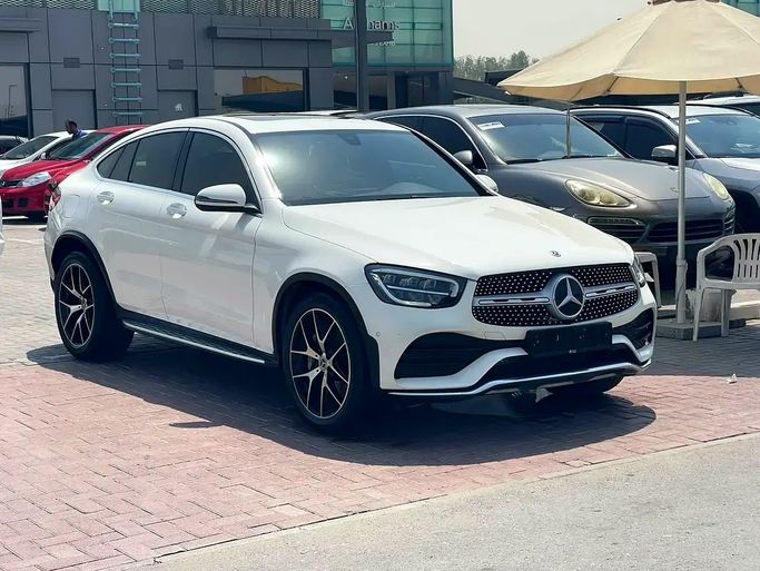 مستعملة ⁦Mercedes-Benz GLC Coupe 200 I (C253) فيس ليفت، 2.0 l، 2020⁩ في في الإمارات, الشارقة من LUGEN USED CARS TR LLC، اللون أبيض. مواصفات الخليج | AUTO.AE | إعلان #290833