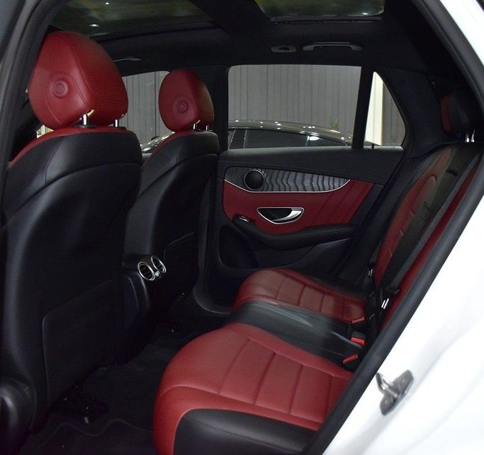 Подержанный Mercedes-Benz GLC 200 I (X253) Рестайлинг, 2.0 л, 2021 в Шардже от Honey Gidosha Used Cars Tr. Белый цвет.  | AUTO.AE