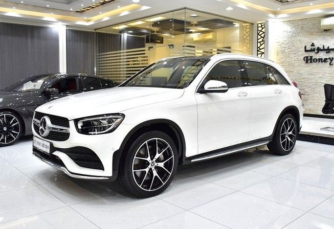 Подержанный Mercedes-Benz GLC 200 I (X253) Рестайлинг, 2.0 л, 2021 в Шардже от Honey Gidosha Used Cars Tr. Белый цвет.  | AUTO.AE