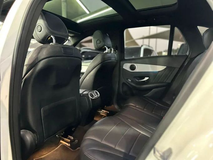 Used Mercedes-Benz GLC 300 I (X253), 2.0 l, 2019 in Sharjah by Ahmad alkhodari Motors, White color. American Specs | AUTO.AE
