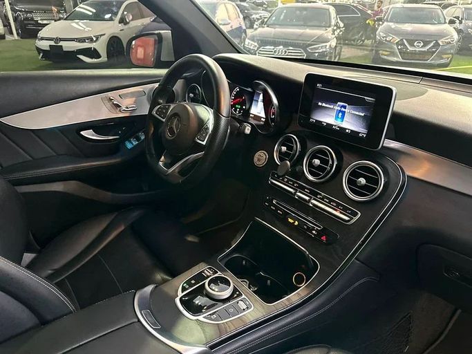 Used Mercedes-Benz GLC 300 I (X253), 2.0 l, 2019 in Sharjah by Ahmad alkhodari Motors, White color. American Specs | AUTO.AE