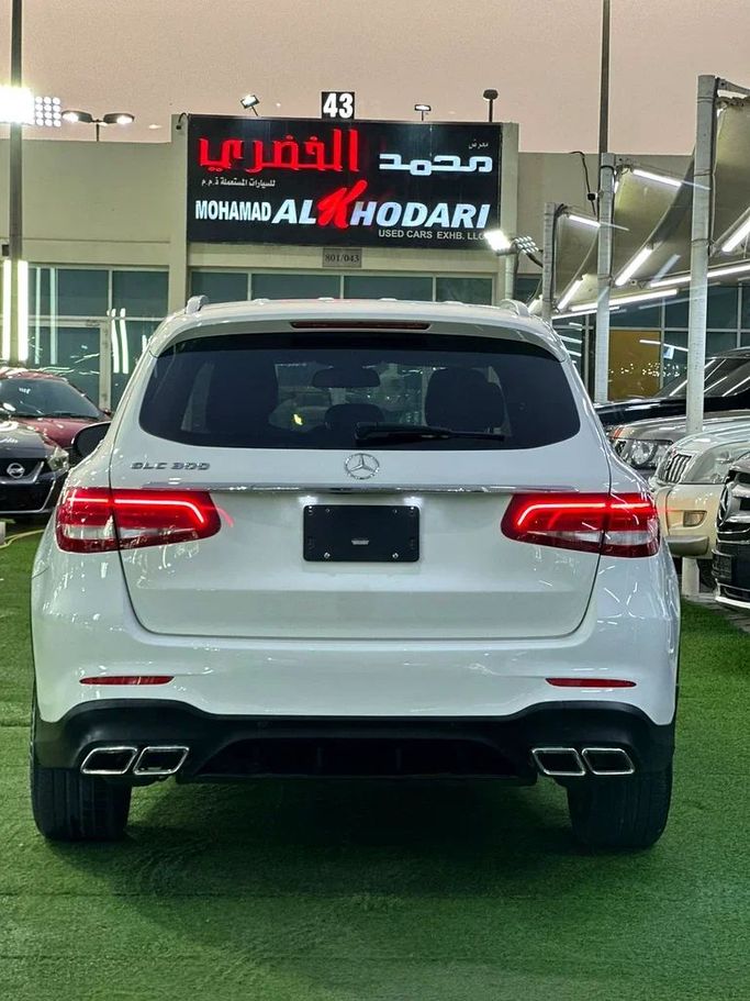 Used Mercedes-Benz GLC 300 I (X253), 2.0 l, 2019 in Sharjah by Ahmad alkhodari Motors, White color. American Specs | AUTO.AE
