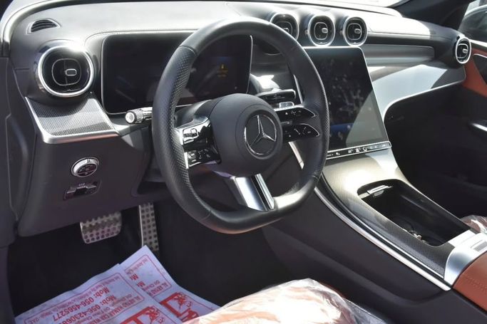 Новый Mercedes-Benz GLC 300 II (X254), 2.0 л, 2024 в Шардже от Alfaris Used Cars Серебристый цвет.  | AUTO.AE