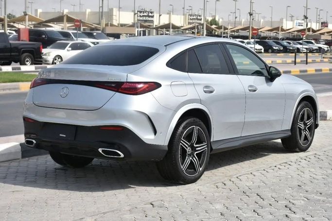 Новый Mercedes-Benz GLC 300 II (X254), 2.0 л, 2024 в Шардже от Alfaris Used Cars Серебристый цвет.  | AUTO.AE