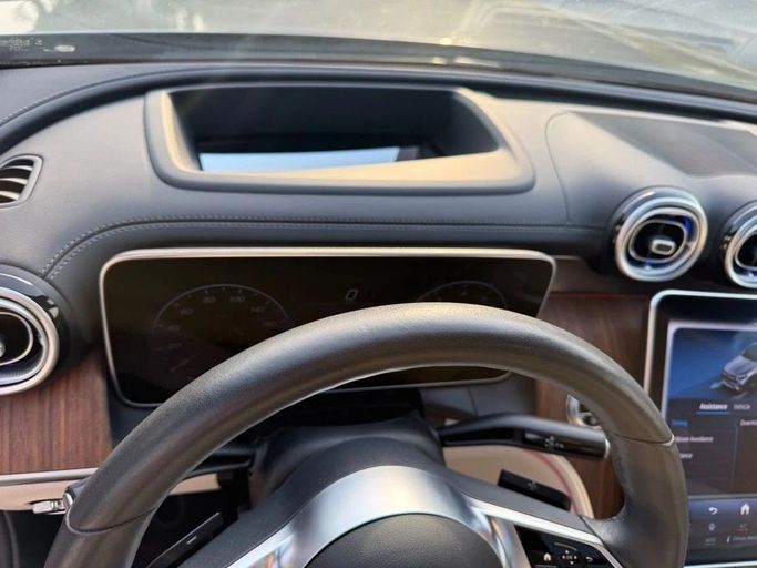 Подержанный Mercedes-Benz GLC 300 II (X254), 2.0 л, 2023 в Шардже от Alnawras Cars Серый цвет.  | AUTO.AE