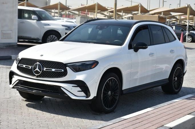 Подержанный Mercedes-Benz GLC 300 II (X254), 2.0 л, 2023 в Шардже от Alfaris Used Cars Белый цвет. Other | AUTO.AE