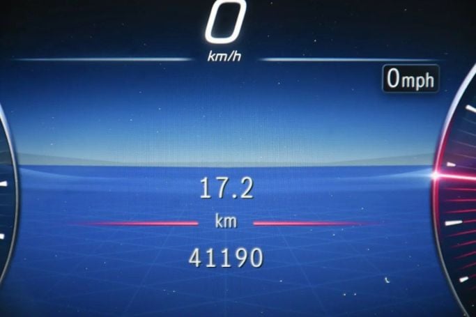 Подержанный Mercedes-Benz GLC 300 II (X254), 2.0 л, 2023 в Шардже от Alfaris Used Cars Серый цвет. Other | AUTO.AE