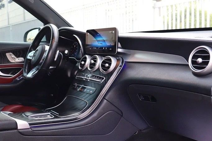 Used Mercedes-Benz GLC 200 I (X253) Facelift, 2.0 l, 2021 in Sharjah by Al Rukin Al Saudi, White color. GCC Specs | AUTO.AE