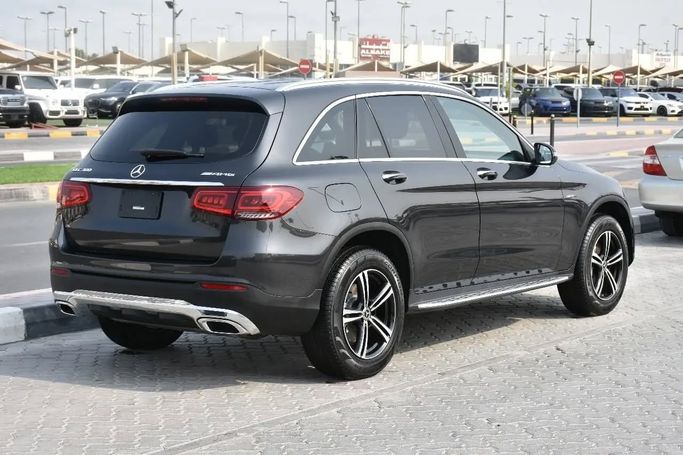 Подержанный Mercedes-Benz GLC 300 I (X253) Рестайлинг, 2.0 л, 2020 в Шардже от Alfaris Used Cars Серый цвет. Other | AUTO.AE