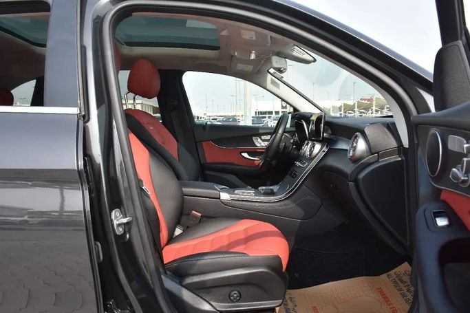 Подержанный Mercedes-Benz GLC 300 I (X253) Рестайлинг, 2.0 л, 2020 в Шардже от Alfaris Used Cars Серый цвет. Other | AUTO.AE