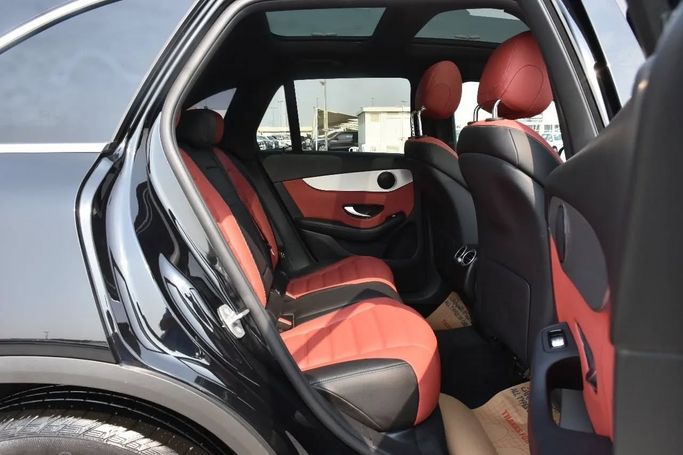 Подержанный Mercedes-Benz GLC 300 I (X253) Рестайлинг, 2.0 л, 2020 в Шардже от Alfaris Used Cars Черный цвет. Other | AUTO.AE