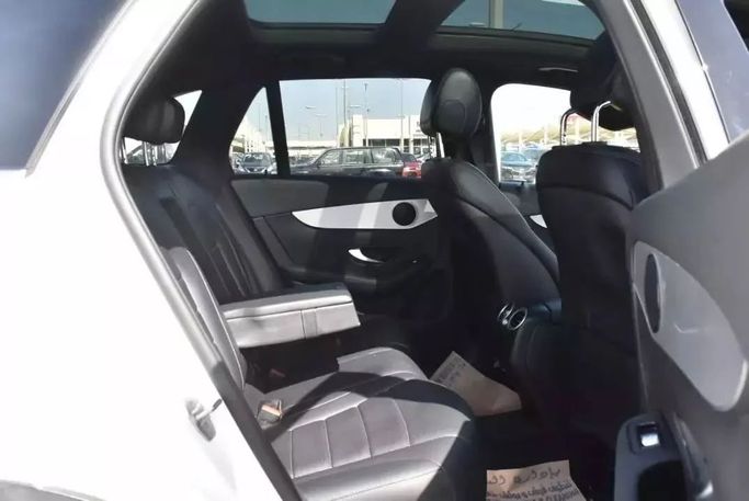 Used Mercedes-Benz GLC 300 I (X253) Facelift, 2.0 l, 2021 in Sharjah by Alfaris Used Cars, White color. Other | AUTO.AE