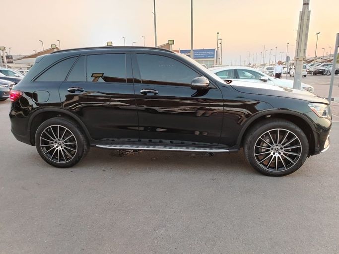 Used Mercedes-Benz GLC 300 I (X253) Facelift, 2.0 l, 2022 in Sharjah by Daira Used Cars, Black color. American Specs | AUTO.AE