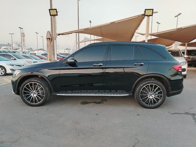 Used Mercedes-Benz GLC 300 I (X253) Facelift, 2.0 l, 2022 in Sharjah by Daira Used Cars, Black color. American Specs | AUTO.AE