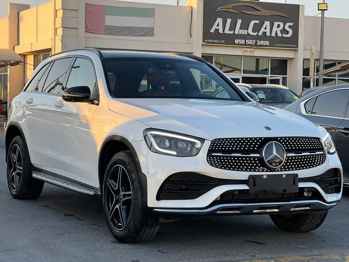Used Mercedes-Benz GLC 300 II (X254), 2.0 l, 2022 in Sharjah by Ali Used Cars, White color. American Specs | AUTO.AE