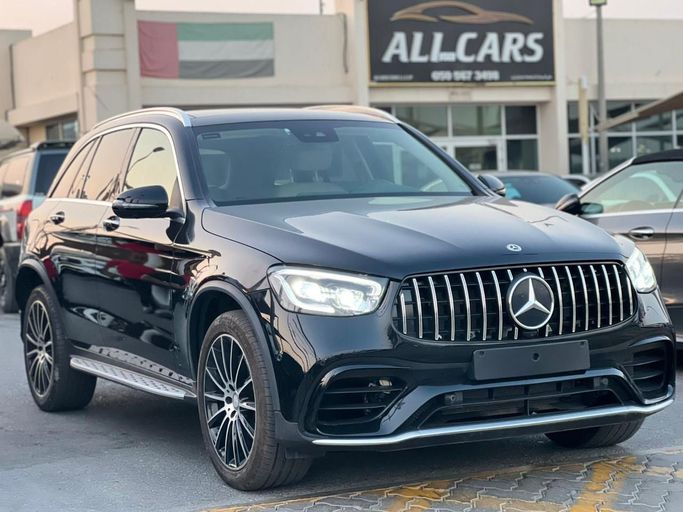 Used Mercedes-Benz GLC 300 II (X254), 2.0 l, 2022 in Sharjah by Ali Used Cars, Black color. American Specs | AUTO.AE