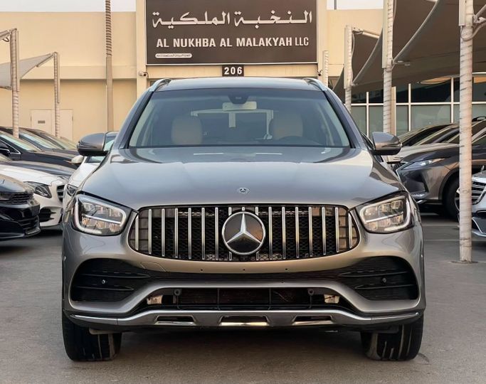 Подержанный Mercedes-Benz GLC 300 I (X253) Рестайлинг, 2.0 л, 2020 в Шардже от Al Nukhba Al Malakyah Used Cars Золотистый цвет. Американская | AUTO.AE