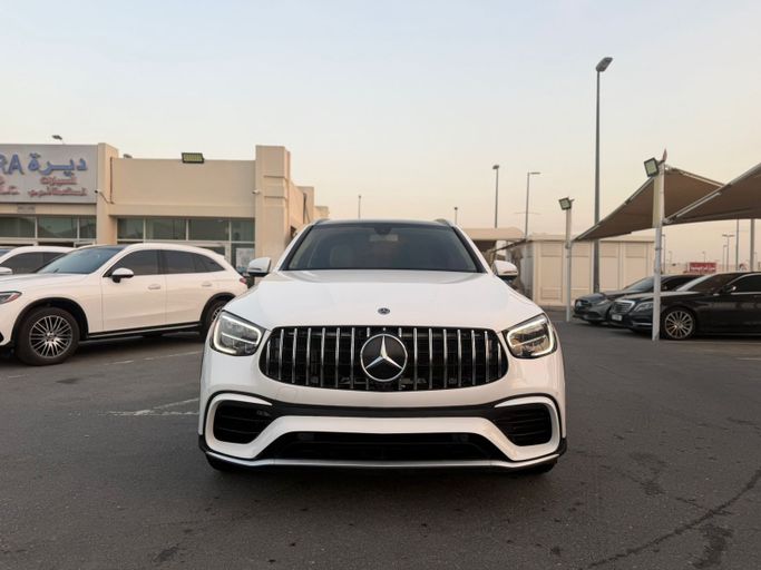 Подержанный Mercedes-Benz GLC 300 I (X253) Рестайлинг, 2.0 л, 2020 в Шардже от Daira Used Cars Белый цвет. Американская | AUTO.AE