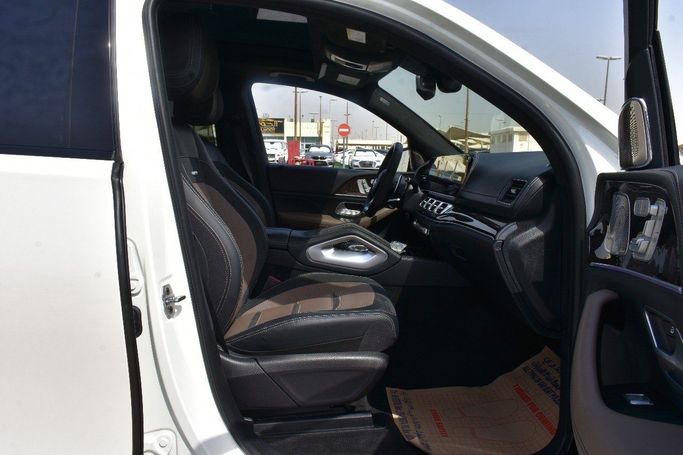 Подержанный Mercedes-Benz GLE AMG 63 AMG S II (V167), 4.0 л, 2021 в Шардже от Alfaris Used Cars Белый цвет.  | AUTO.AE